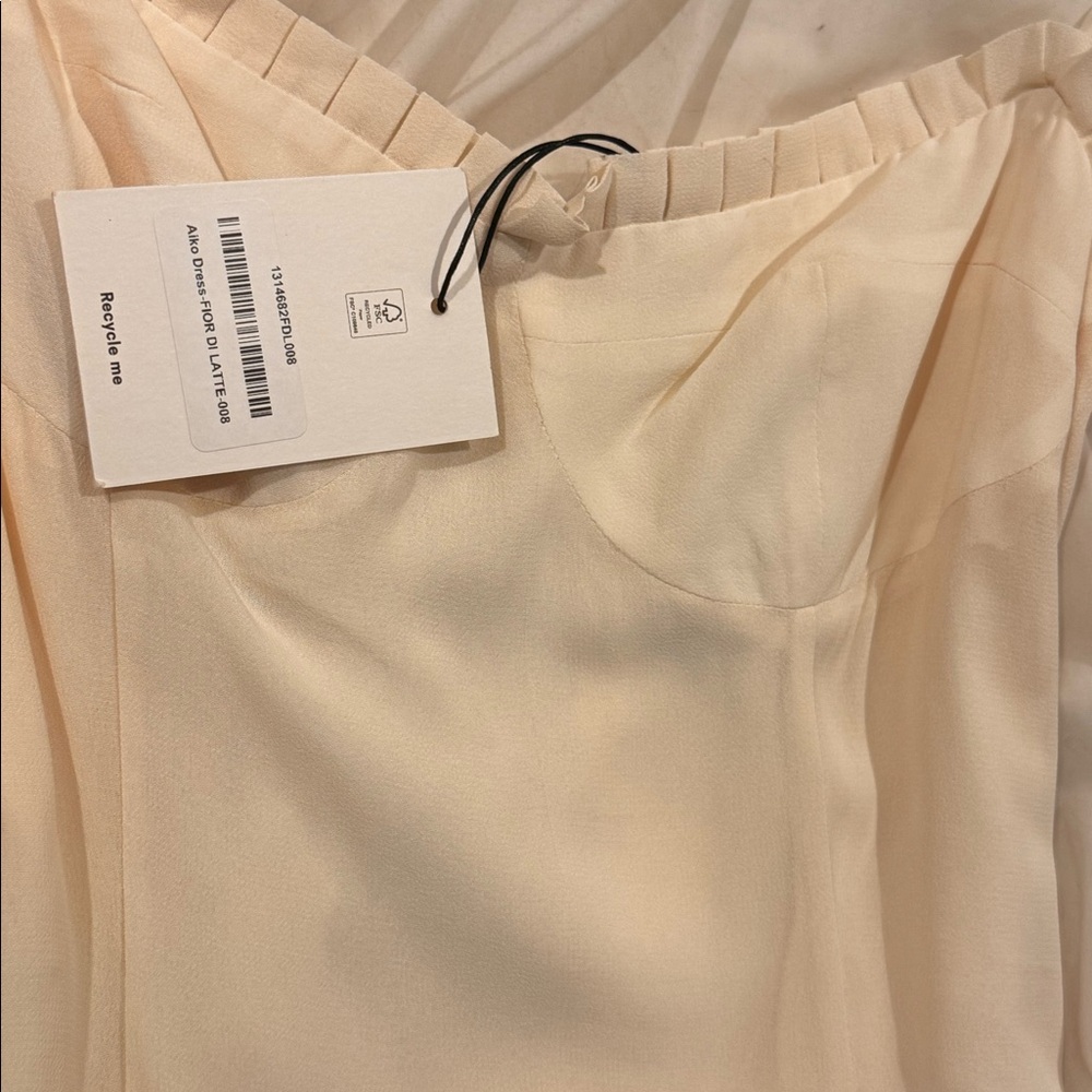REFORMATION DRESSES NEW - Picture 4 of 7